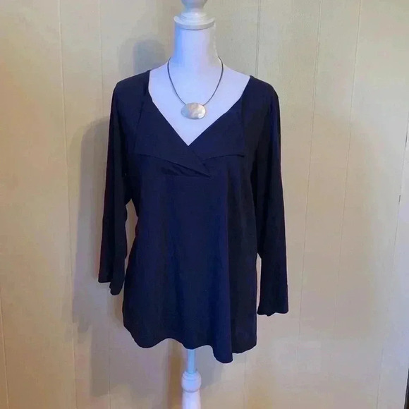Lilla P Navy V Neck Shirt.  100% Pima Cotton.  Size Large. - Picture 1 of 10